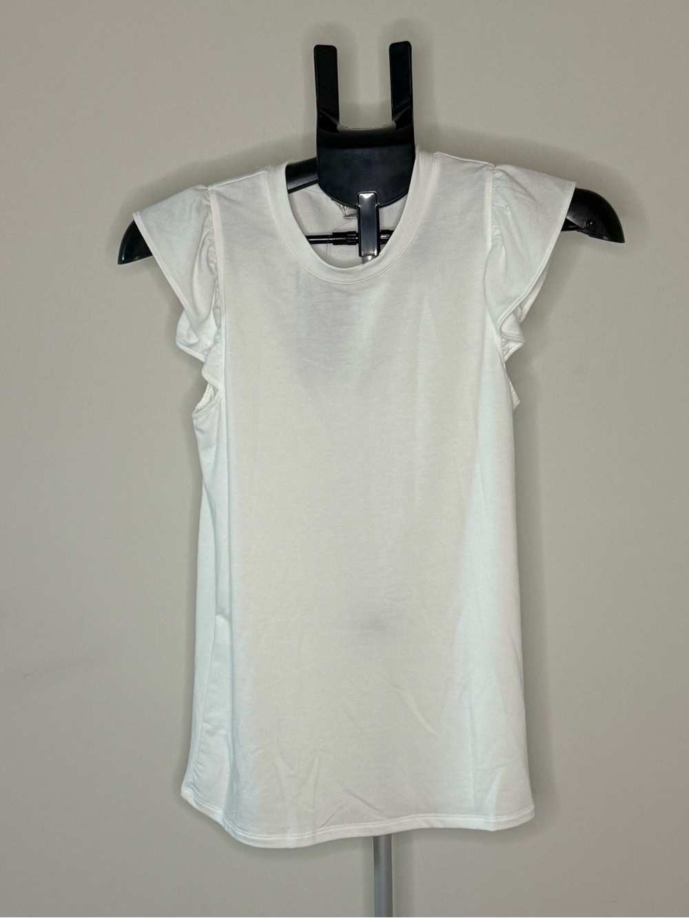 Crown & Ivy White Flutter Sleeve Top XS NWT Soft Stretch Casual Blouse